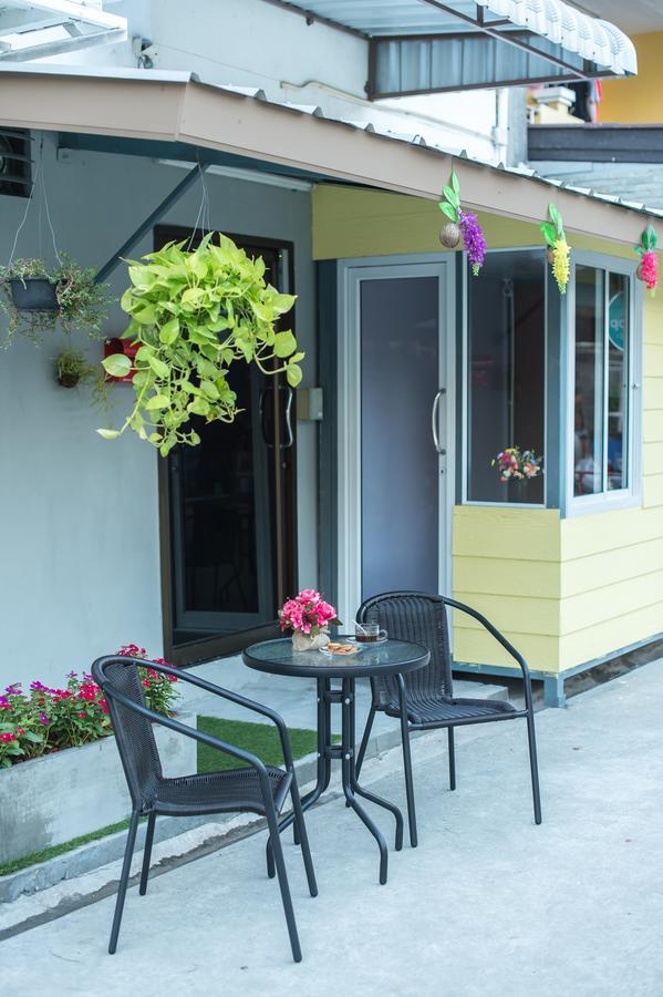 Patong Full Stop. Hostel מראה חיצוני תמונה
